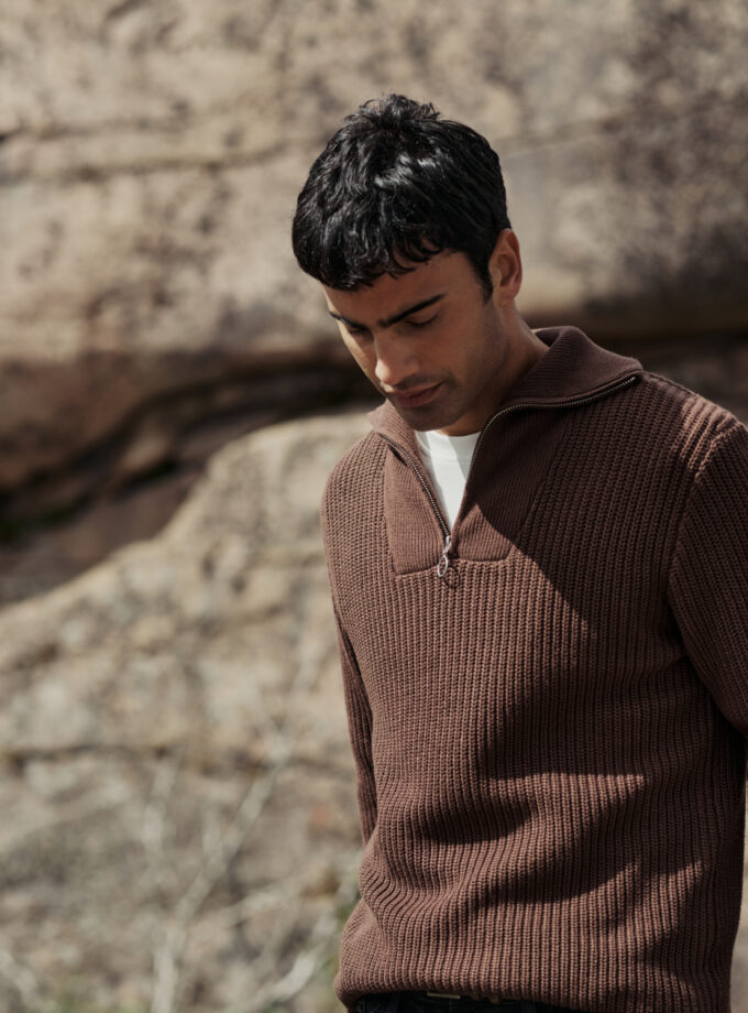 KNITTED SWEATER WITH ZIP NECK - 20718574 - BROWN